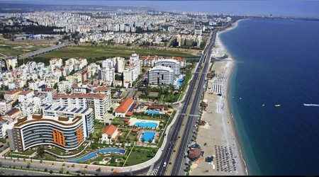 Ruslar Antalya'ya ortak oldu